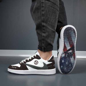 کتونی نایک ترویس سفید قهوه ای